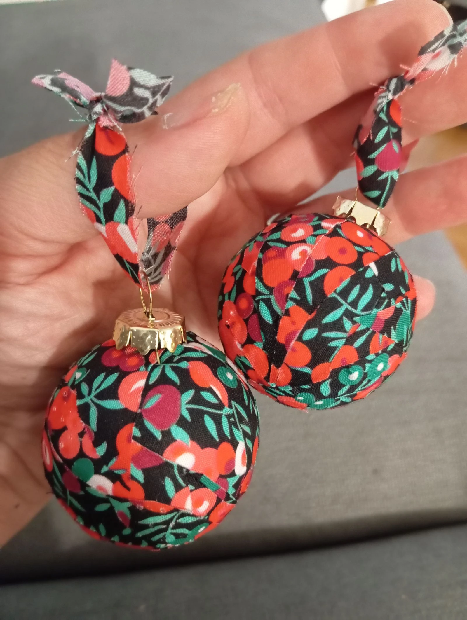 Set van twee kleine liberty kerstballen – photo 2